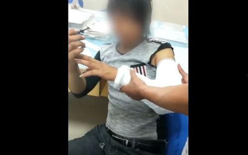 网红兔兔吃瓜视频,带你领略萌宠界的趣味生活